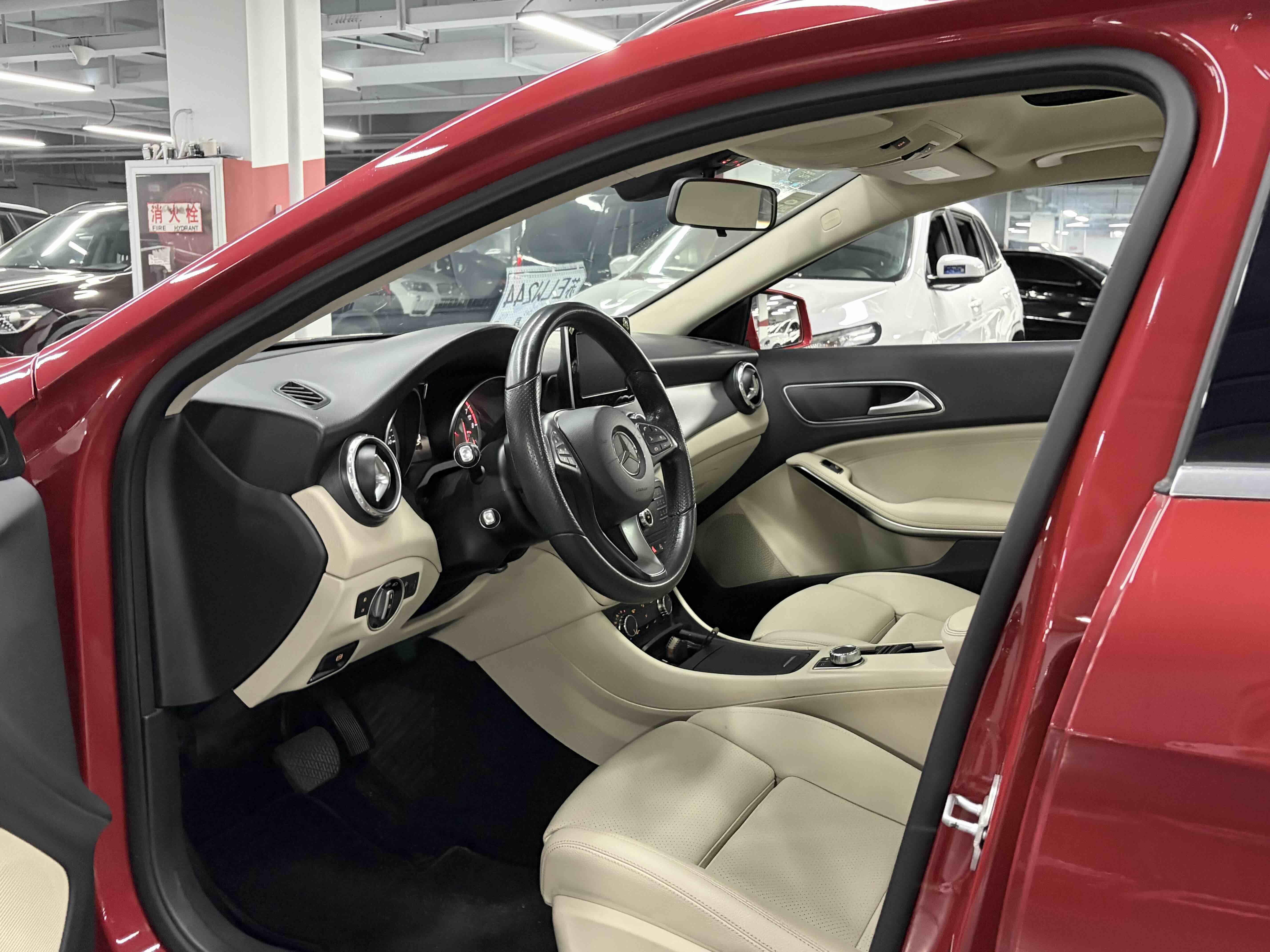 Mercedes-Benz GLA 2016 thumb 6