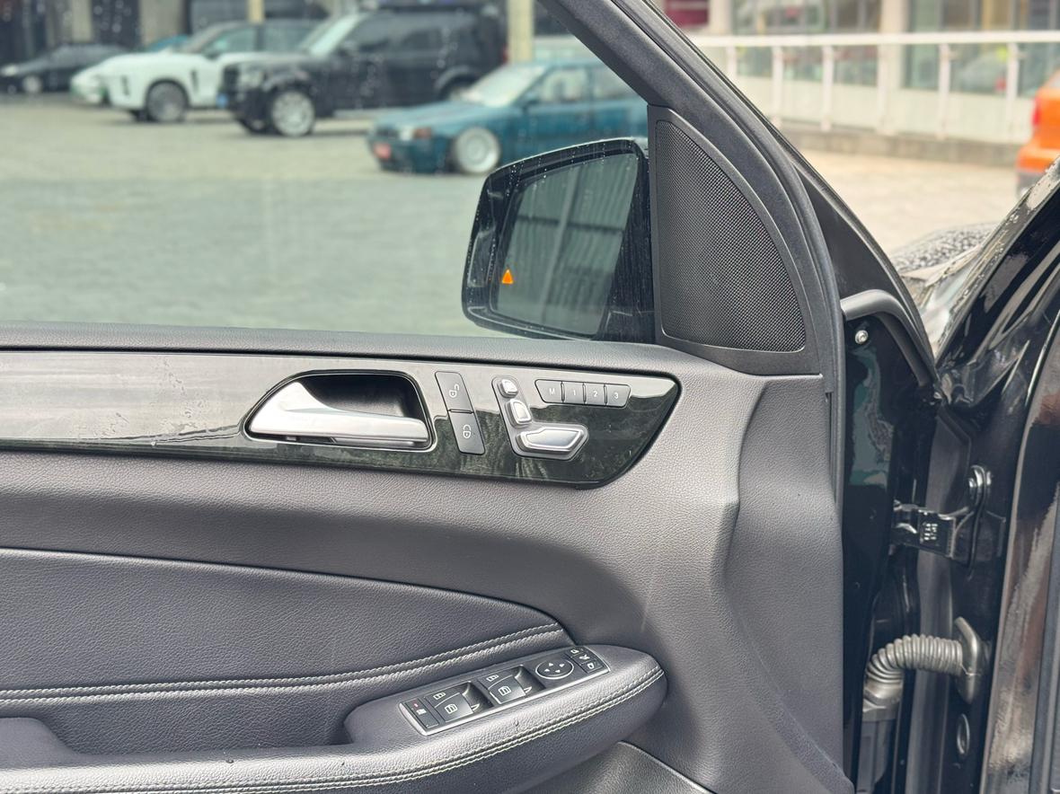 Mercedes-Benz GLS 2018 thumb 4