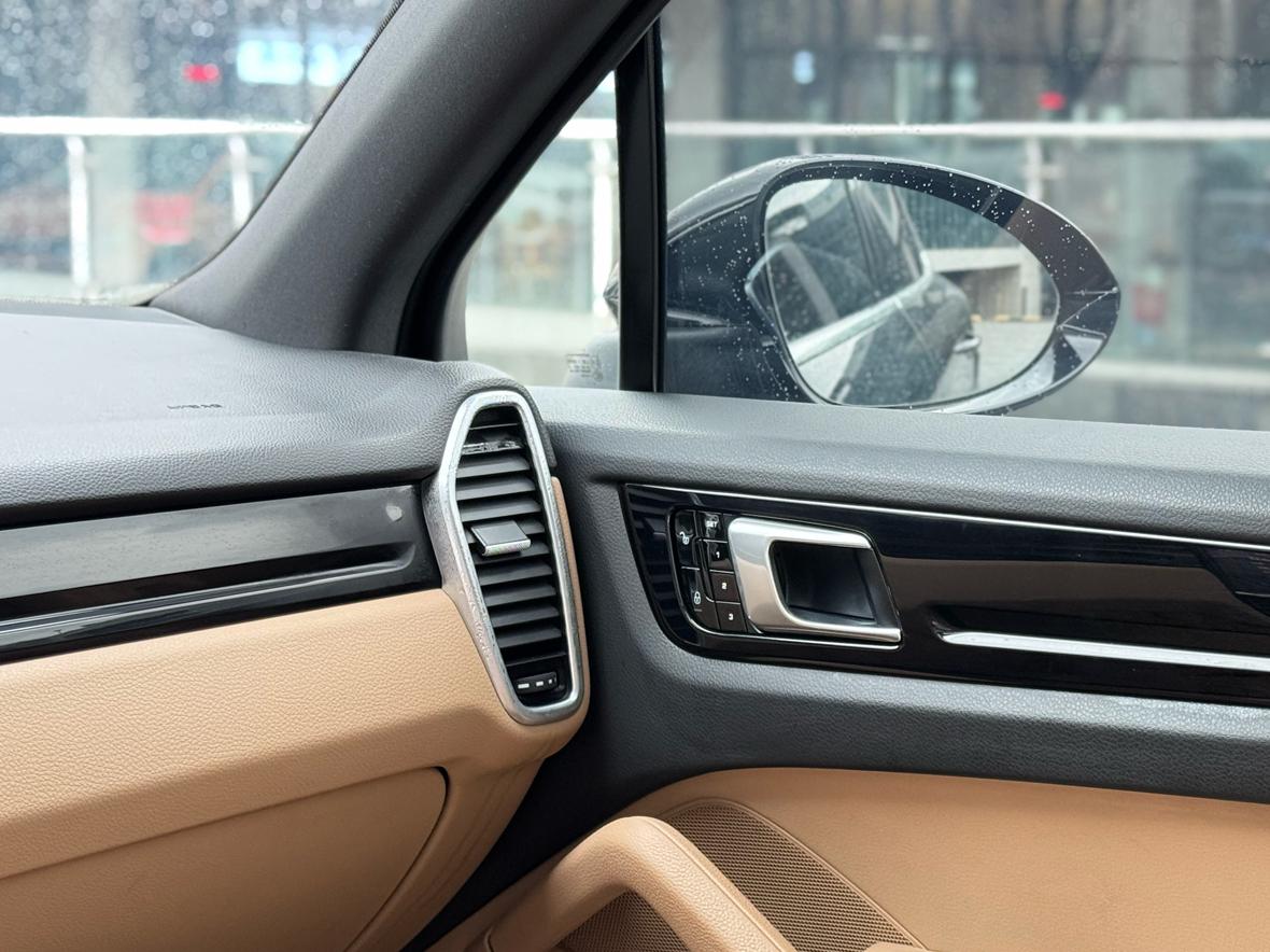 Porsche Cayenne 2019 thumb 3