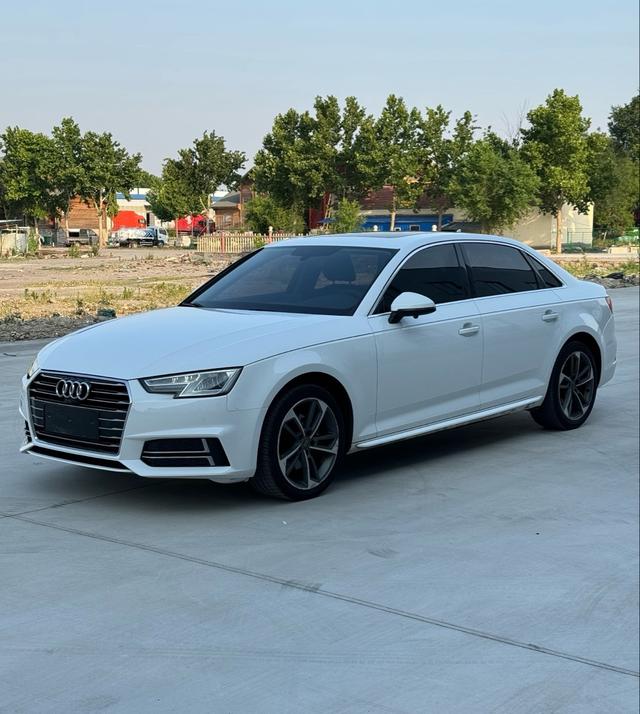 Audi A4 2019 thumb 9