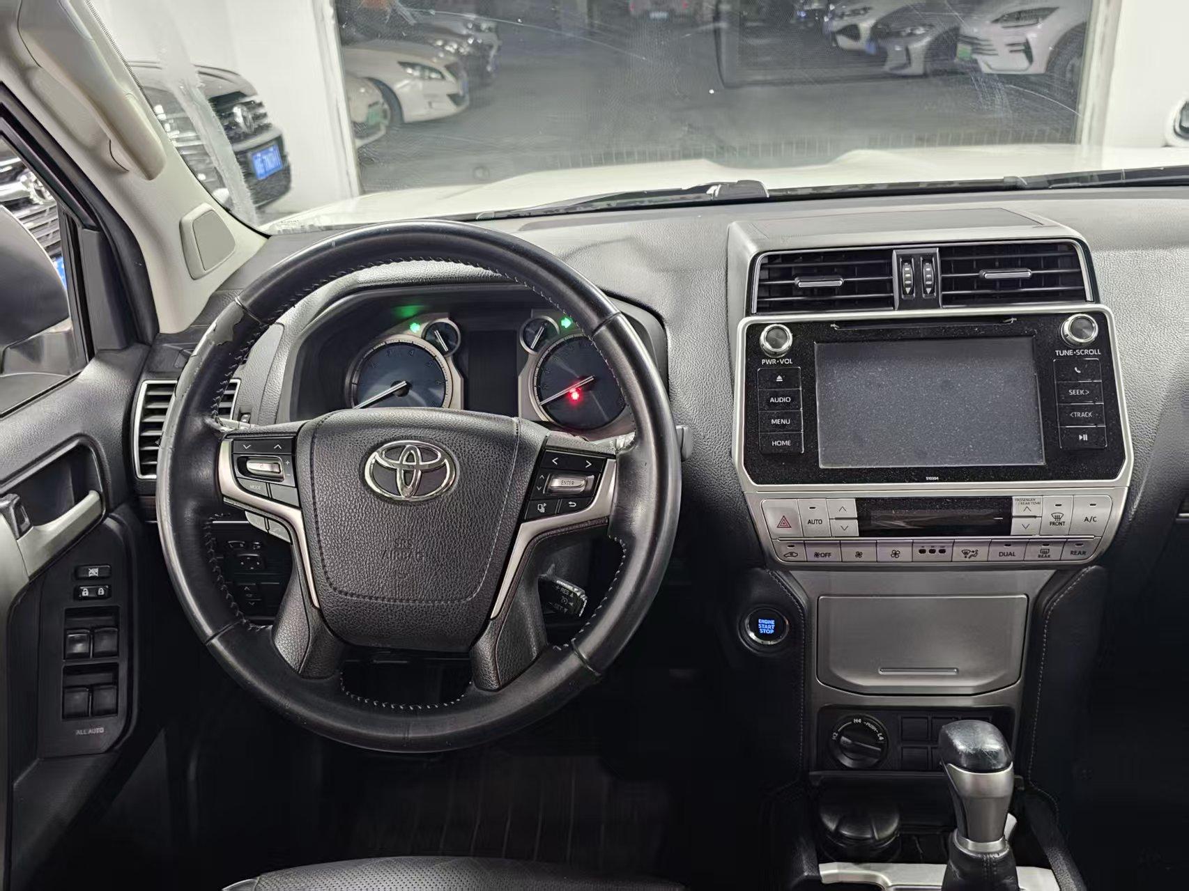 Toyota Land Cruiser Prado 2018 thumb 10