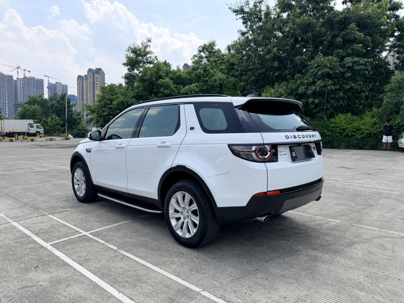 Land Rover Discovery Sport 2016 thumb 3