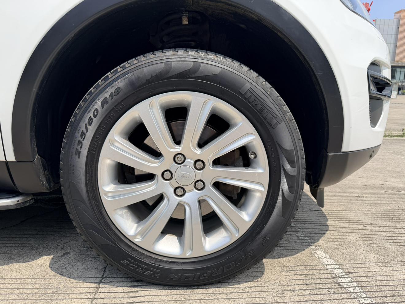 Land Rover Discovery Sport 2016 thumb 6