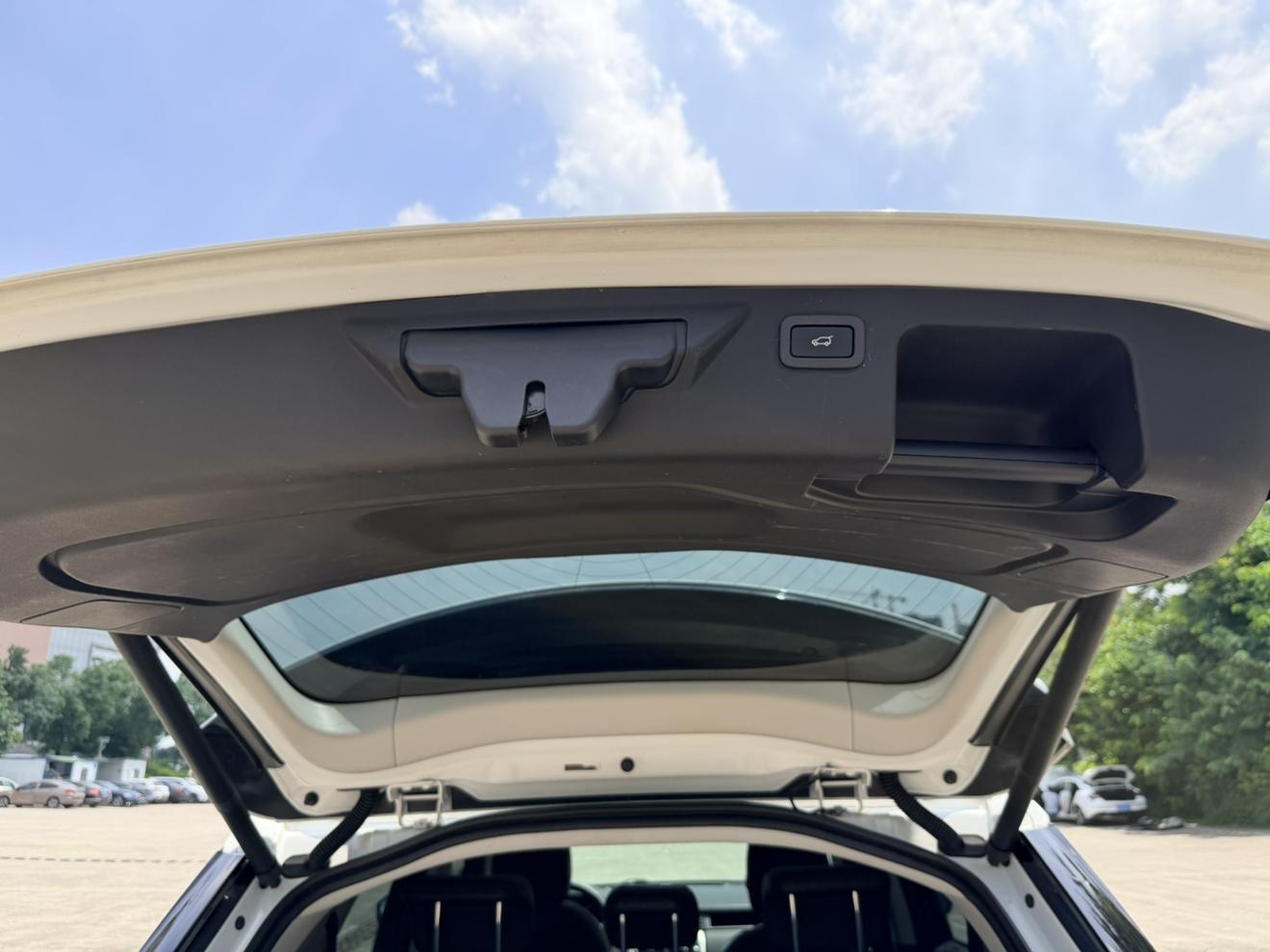 Land Rover Discovery Sport 2016 thumb 7