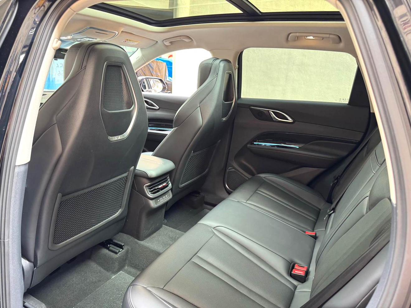 Hongqi HS3 2024 thumb 7