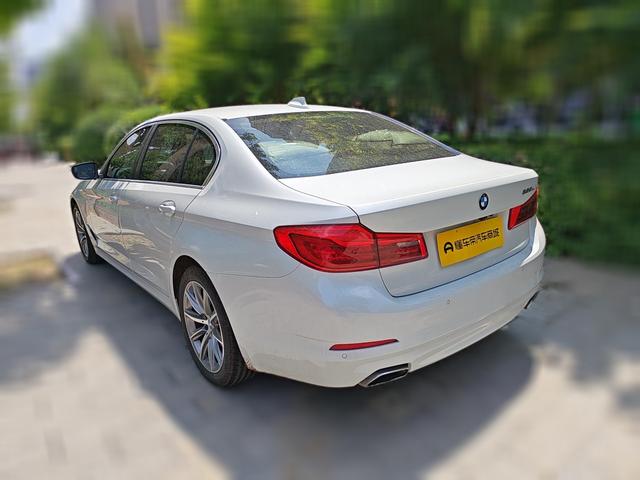 BMW 5 серии 2018 thumb 2