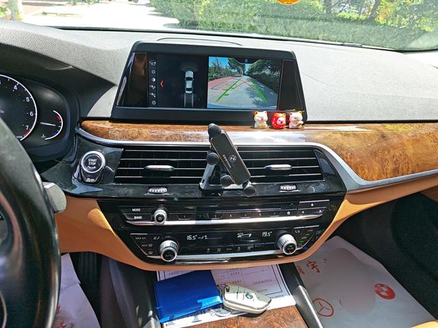 BMW 5 серии 2018 thumb 6