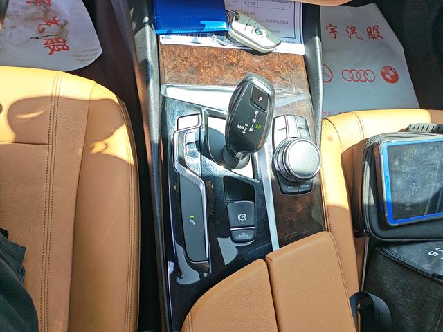 BMW 5 серии 2018 thumb 7