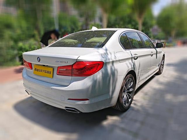 BMW 5 серии 2018 thumb 12