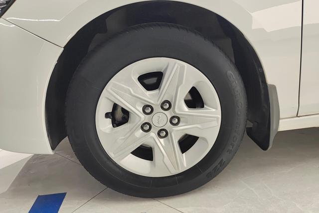 Chevrolet Cavalier 2019 thumb 8