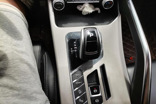 Geely Binyue 2019 thumb 12
