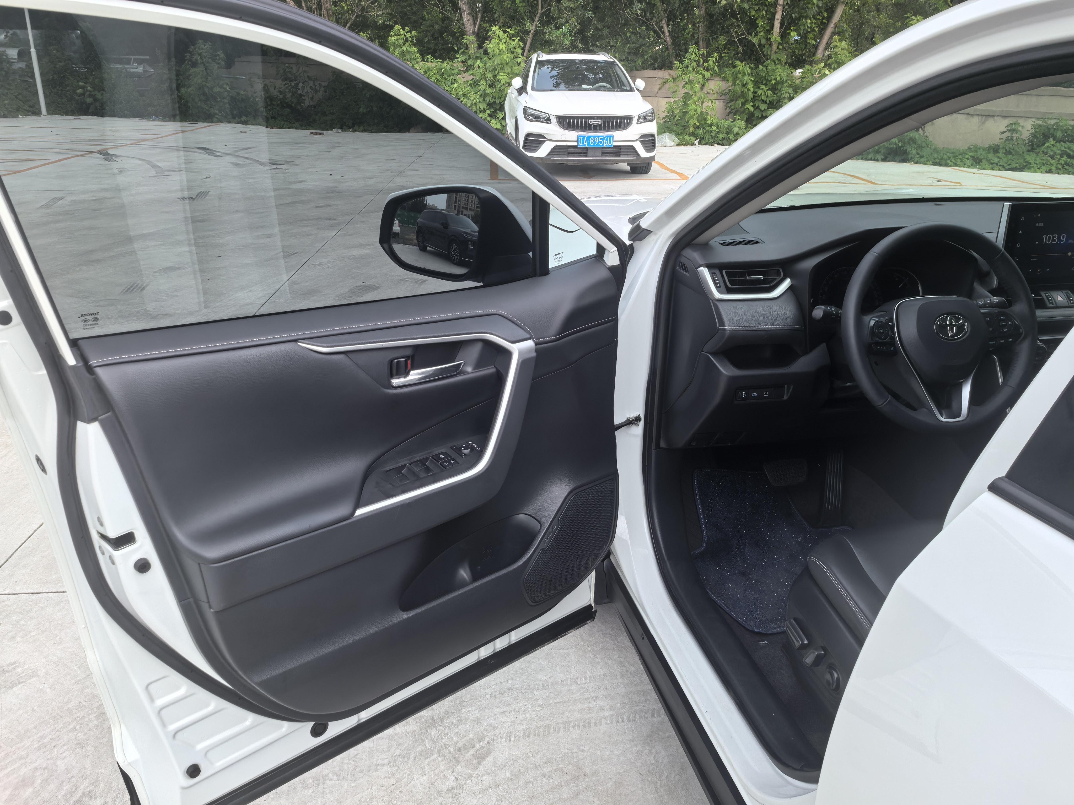Toyota RAV4 2022 thumb 9