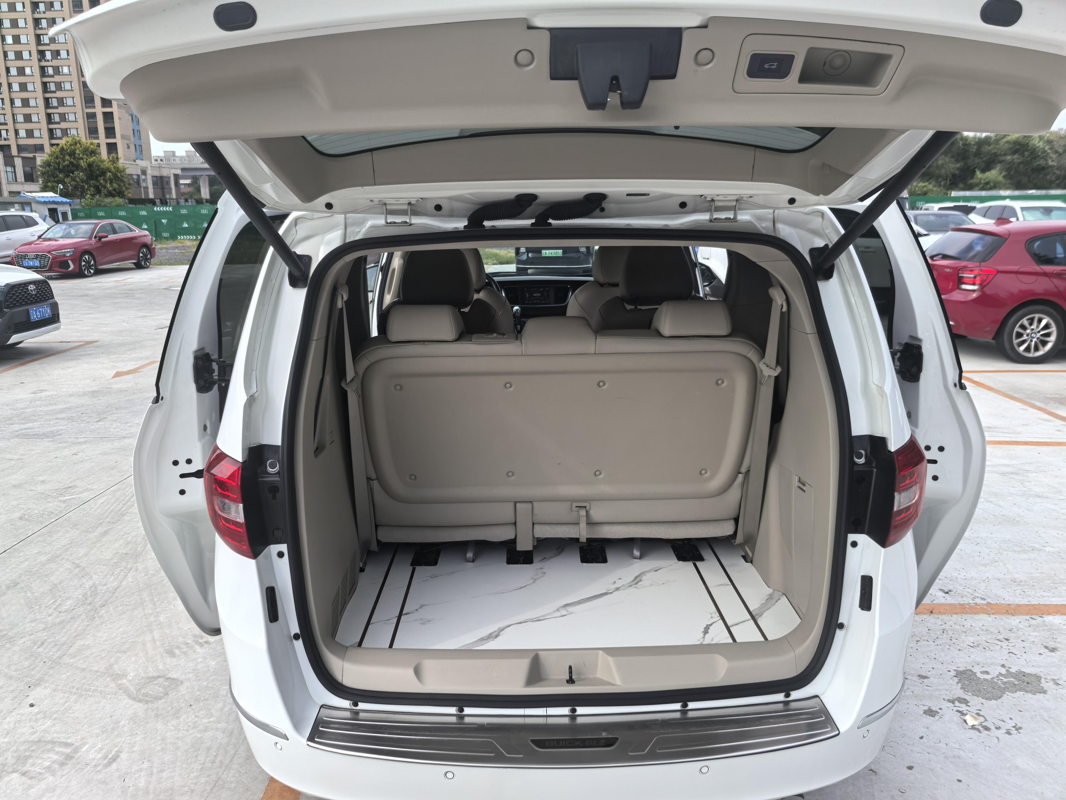 Buick GL8 2018 thumb 11