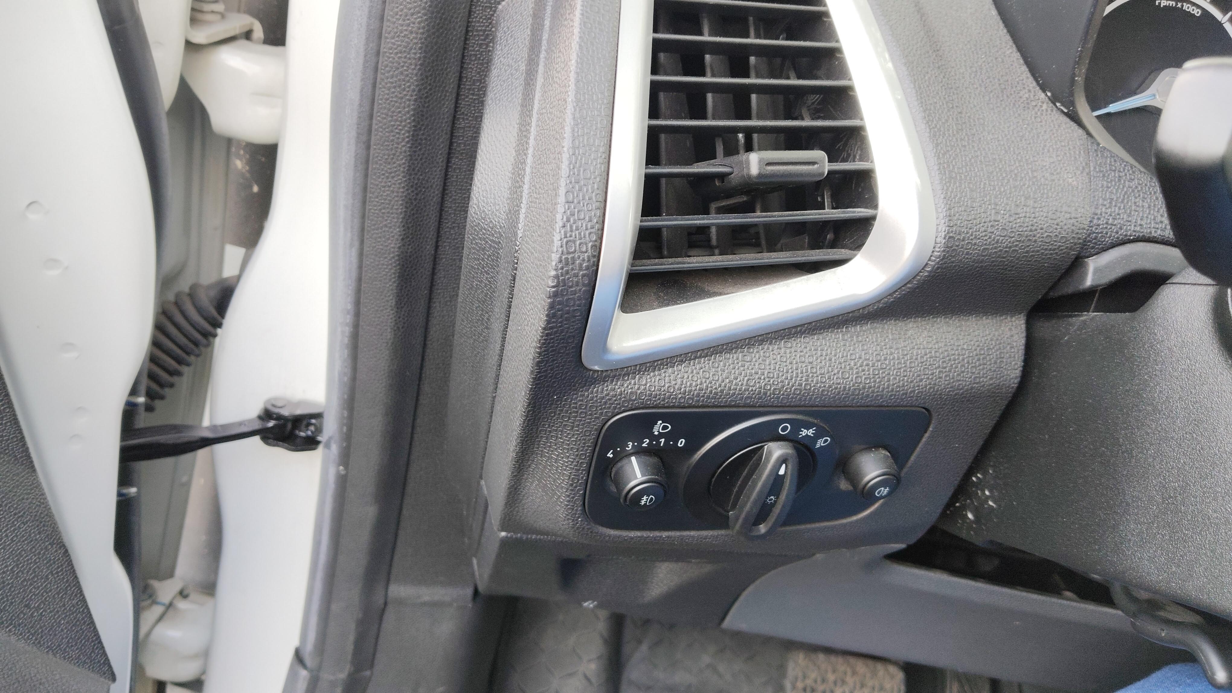 Ford EcoSport 2013 thumb 12