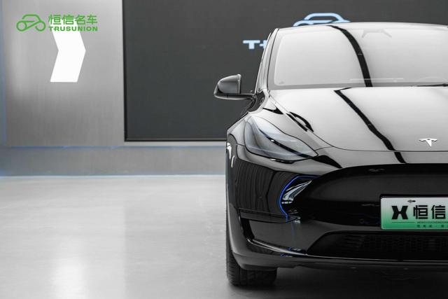 Tesla Model Y 2022 thumb 8