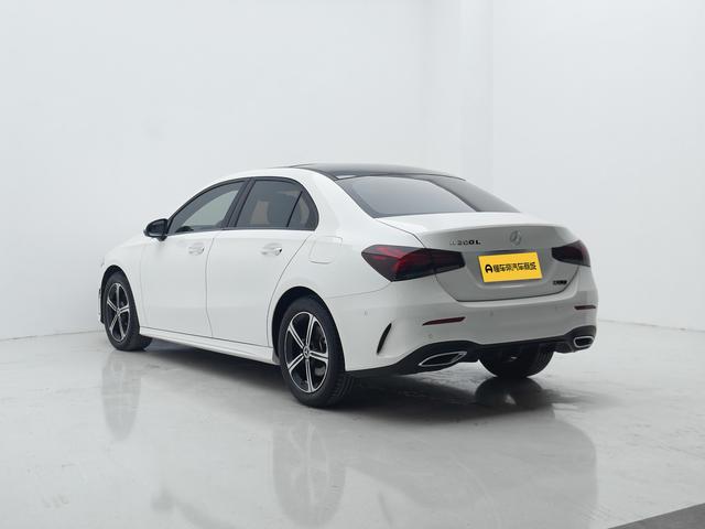 Mercedes-Benz A-Класс 2023 thumb 3