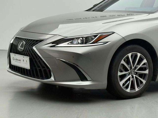 Lexus ES 2022 thumb 5