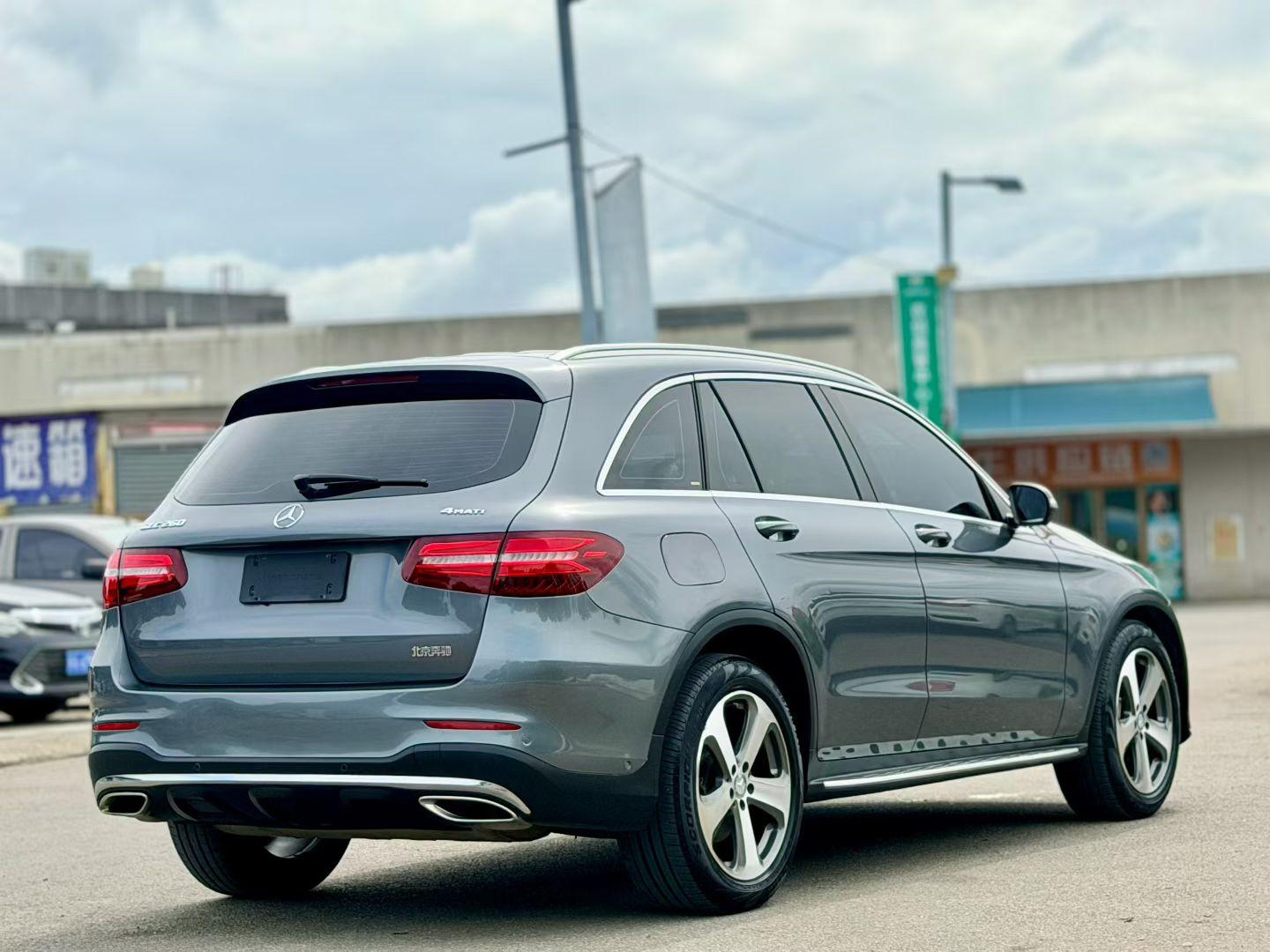 Mercedes-Benz GLC 2017 thumb 12