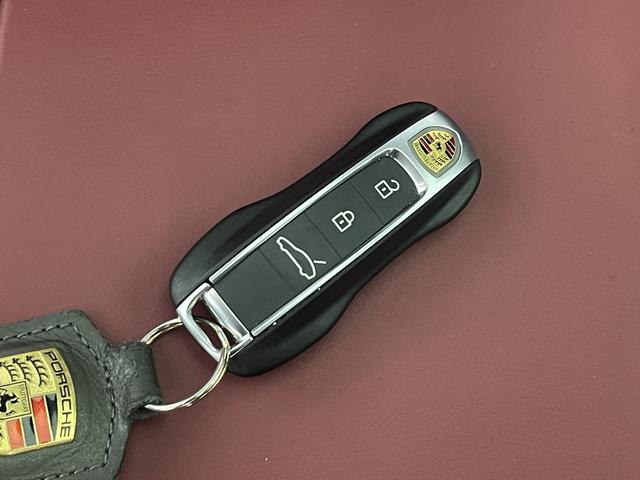 Porsche Panamera 2022 thumb 9