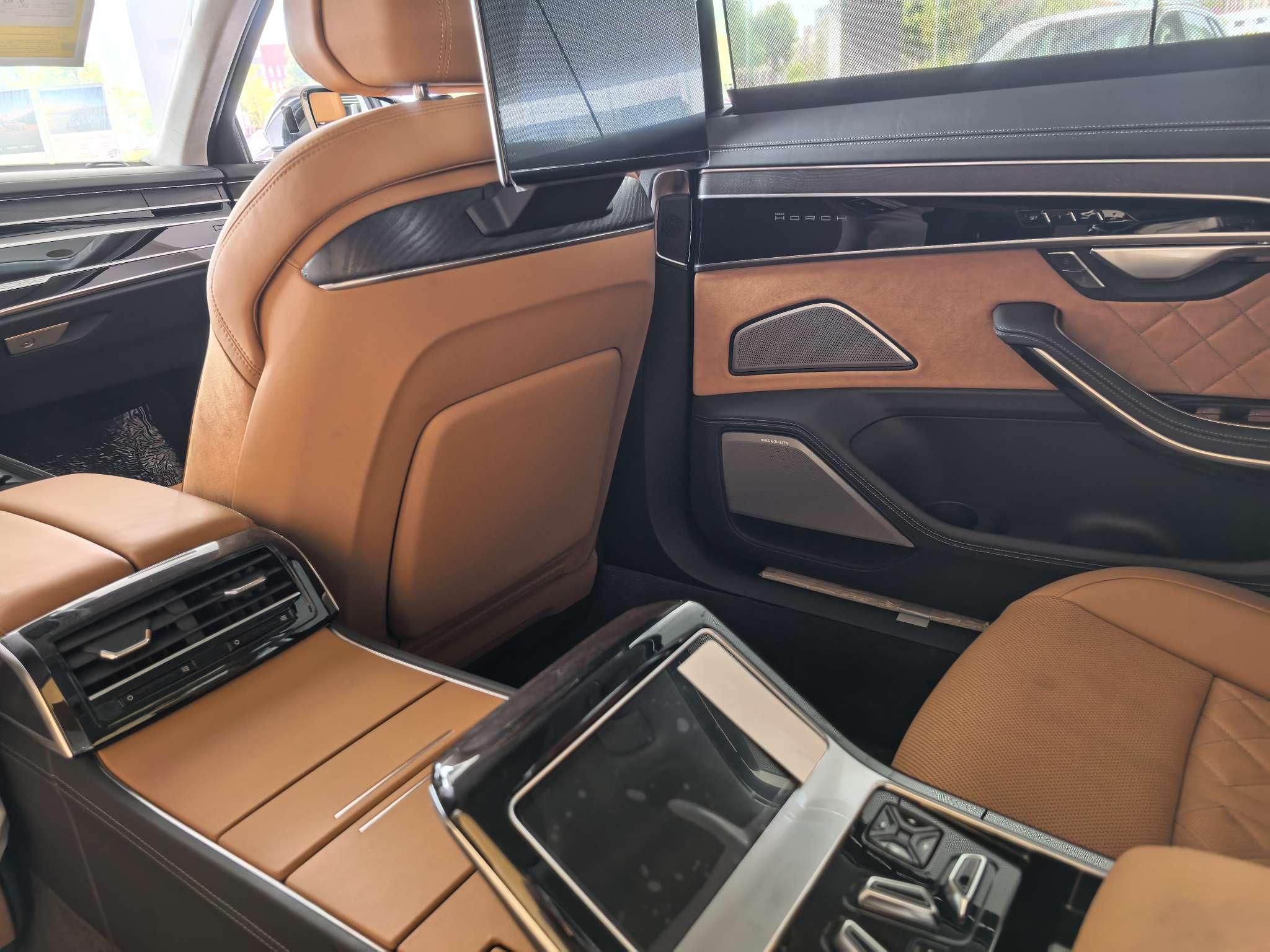 Audi A8 2025 thumb 12