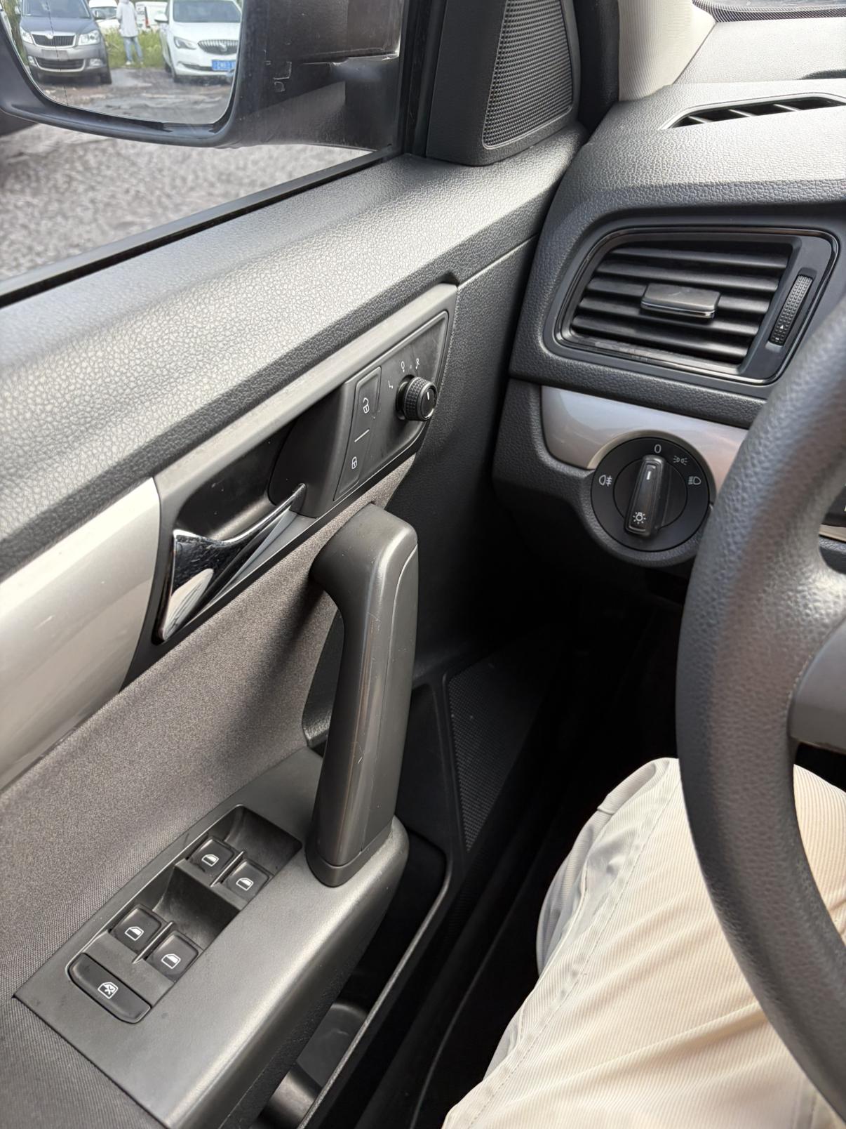 Volkswagen Lavida 2013 thumb 6