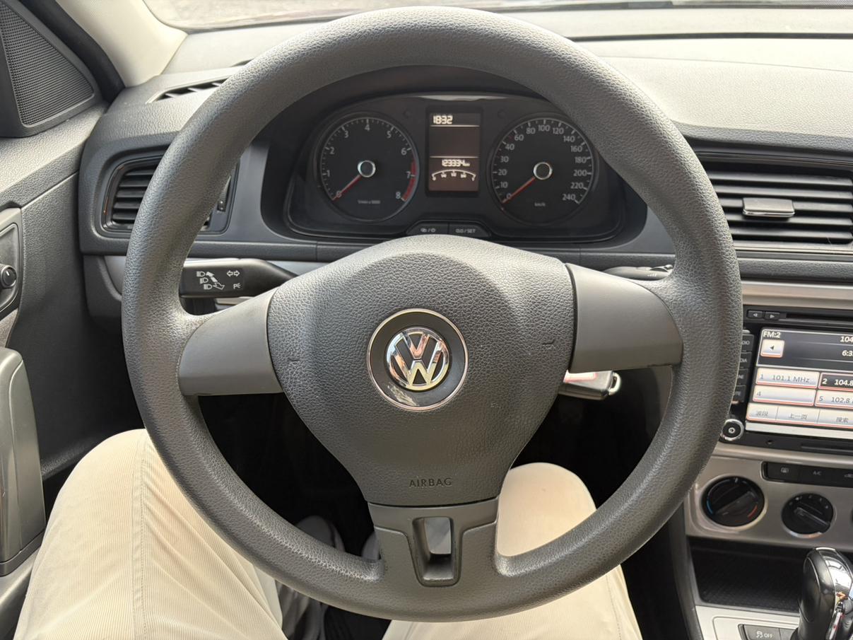 Volkswagen Lavida 2013 thumb 9
