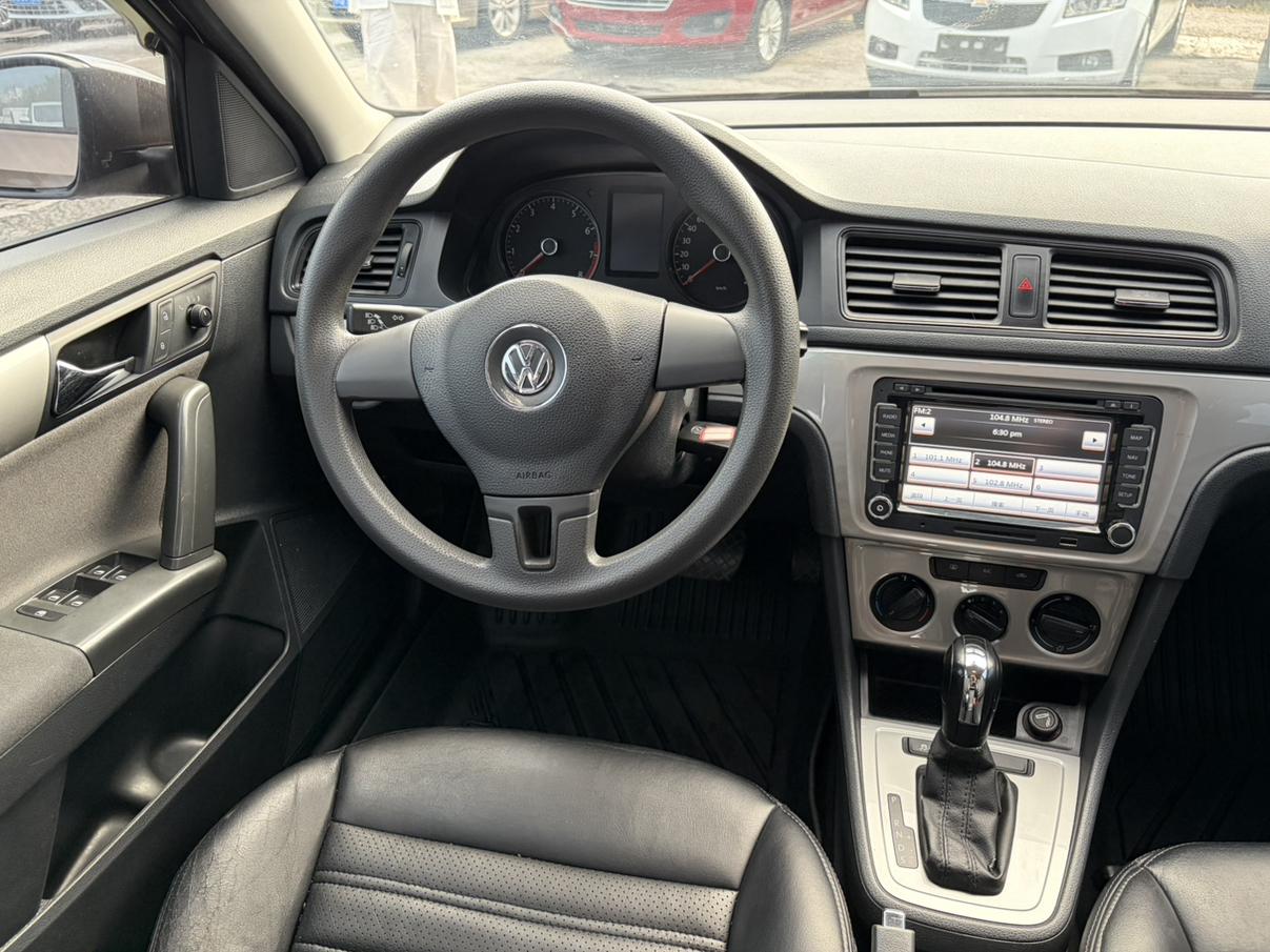 Volkswagen Lavida 2013 thumb 10