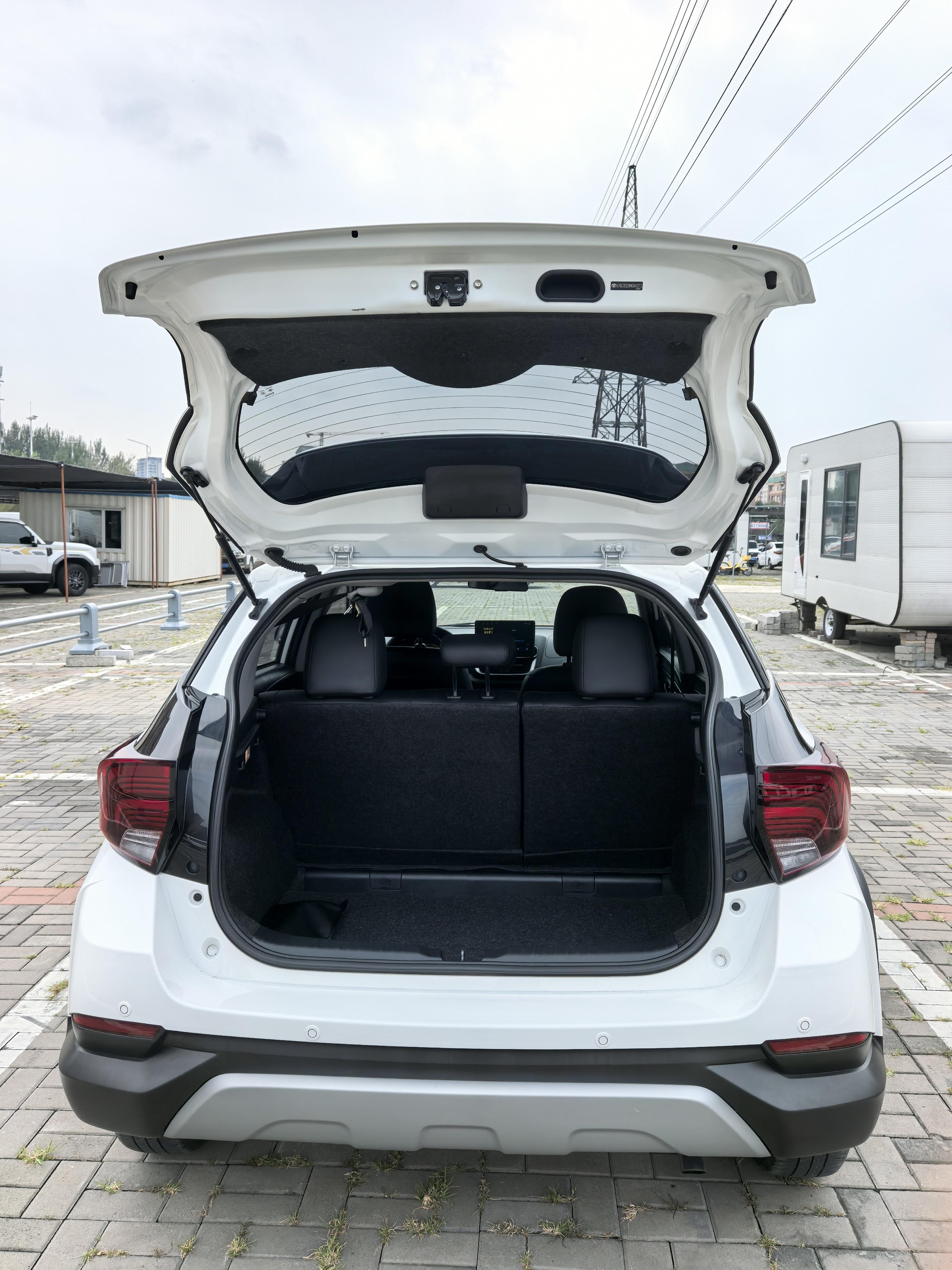 Toyota Yaris 2022 thumb 7