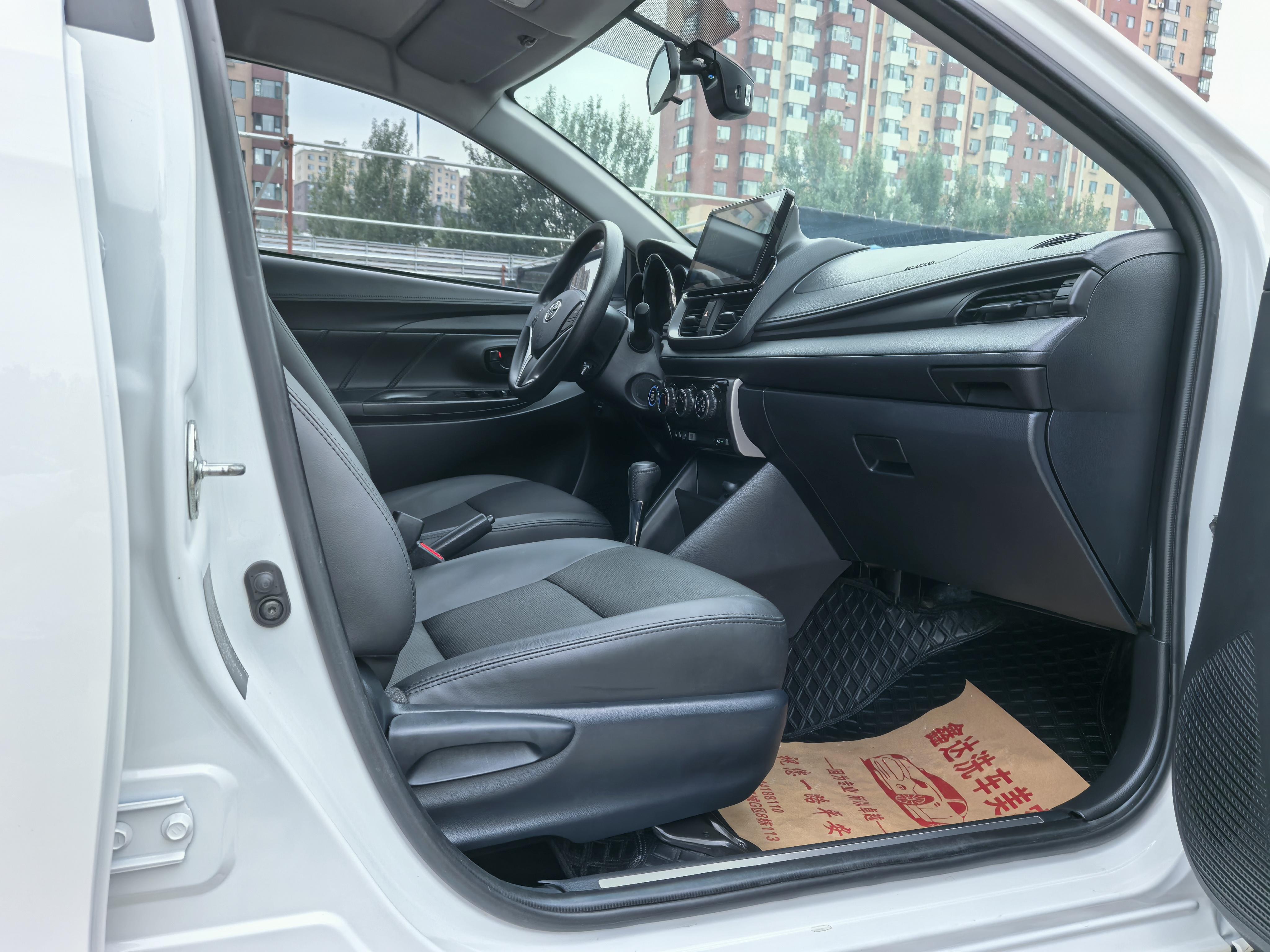Toyota Yaris 2022 thumb 11
