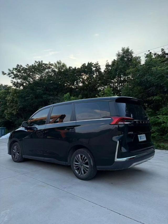 Maxus EUNIQ 5 2022 thumb 2