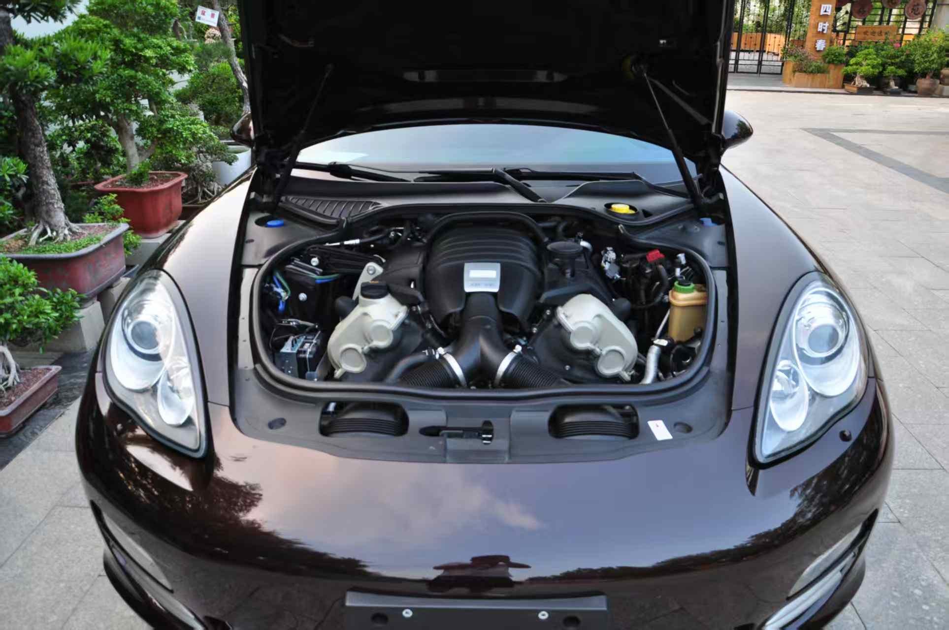 Porsche Panamera 2013 thumb 4