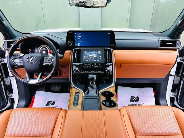 Lexus LX 2022 thumb 10