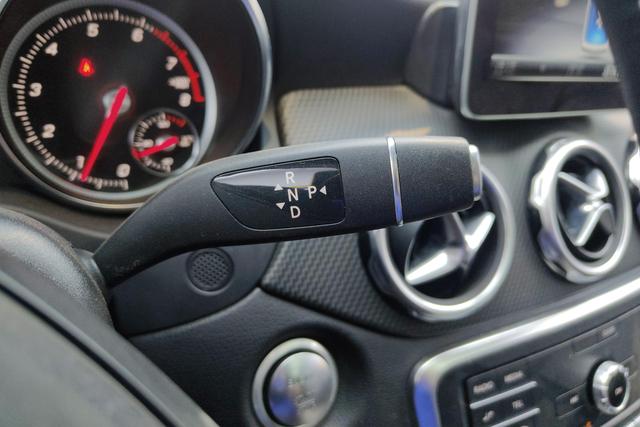 Mercedes-Benz GLA 2018 thumb 12