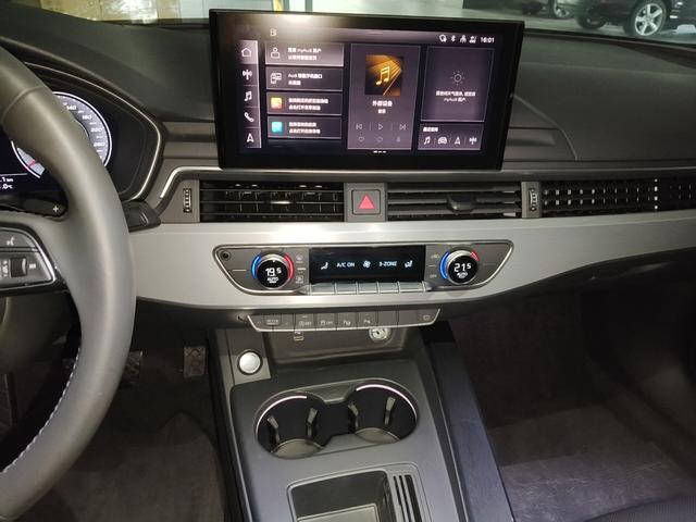 Audi A4 2020 thumb 4