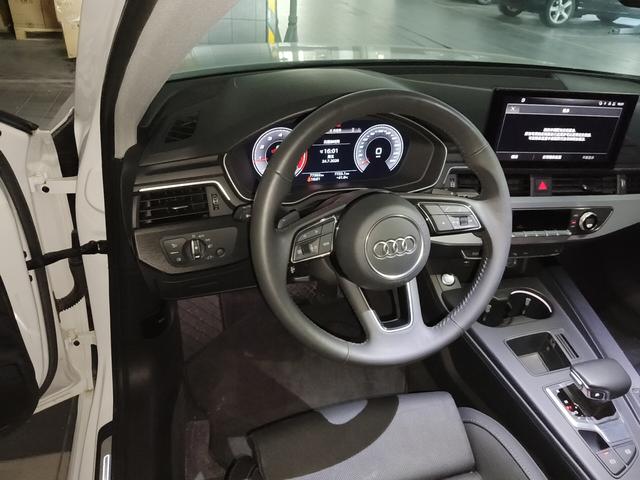 Audi A4 2020 thumb 6