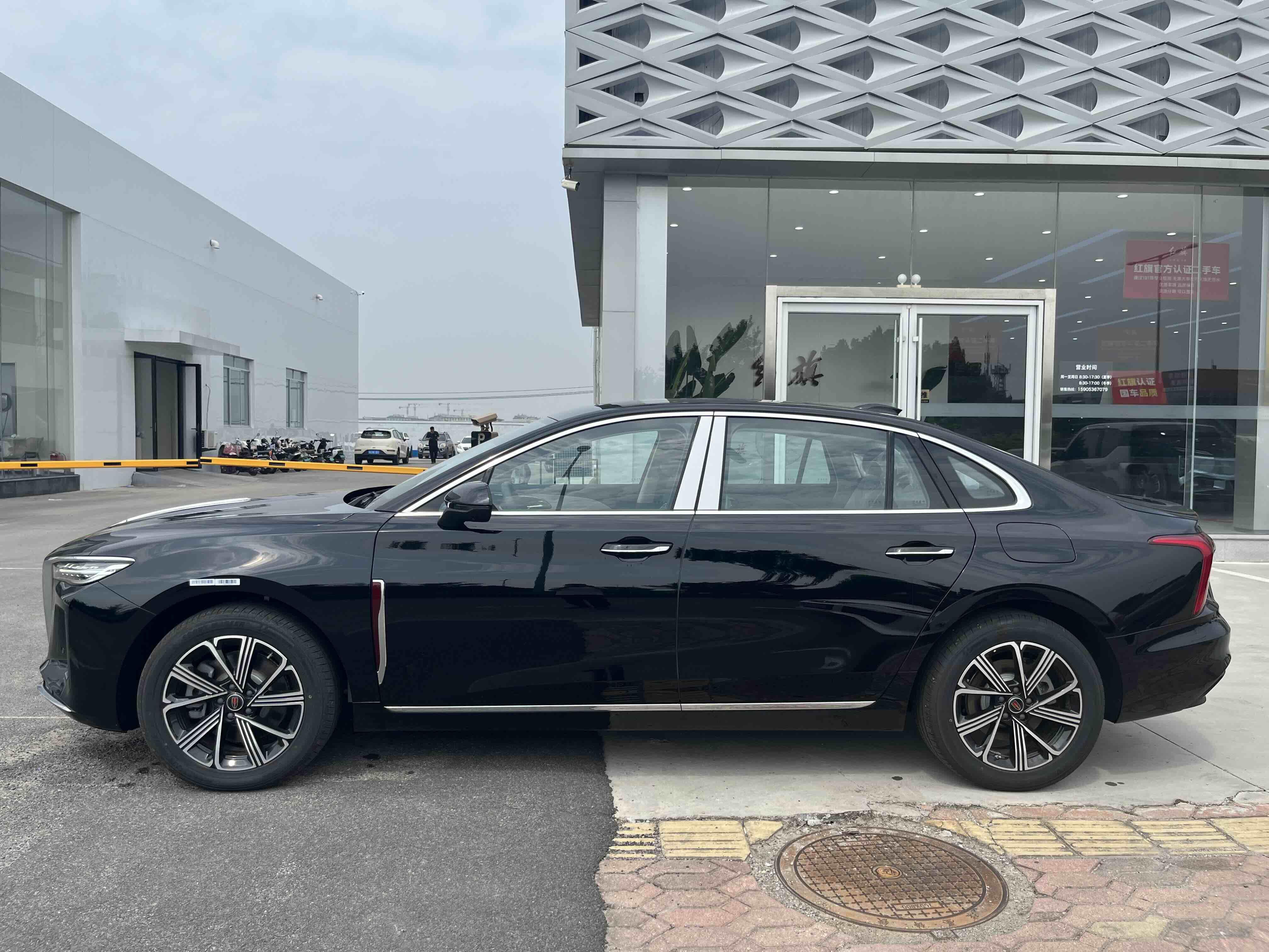 Hongqi H5 2025 thumb 2