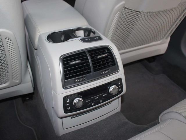 Audi A6 2014 thumb 9