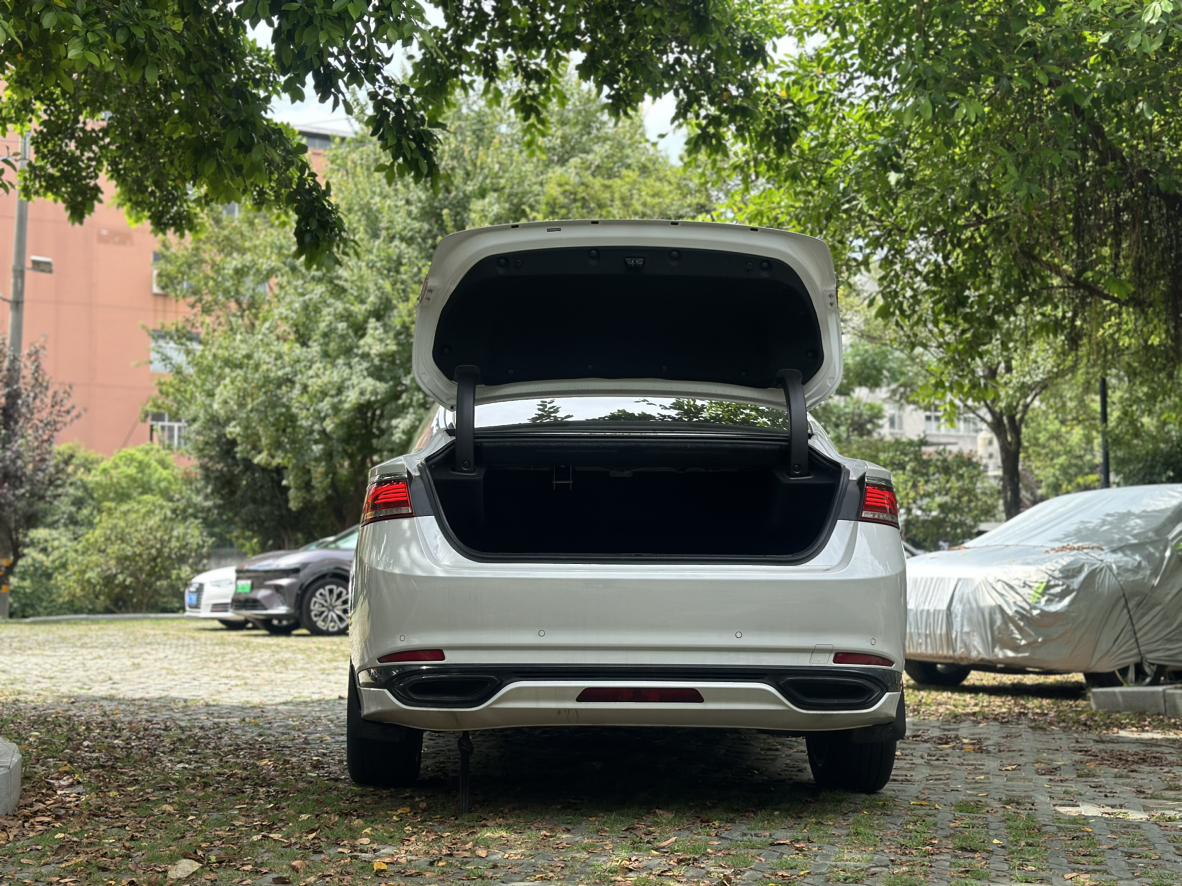 Geely Borui 2021 thumb 2
