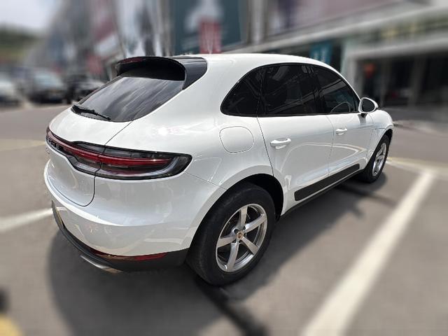 Porsche Macan 2021 thumb 2