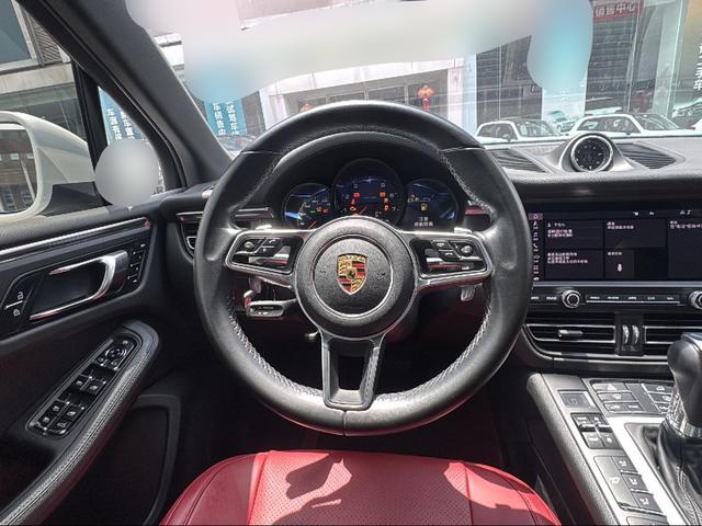 Porsche Macan 2021 thumb 6