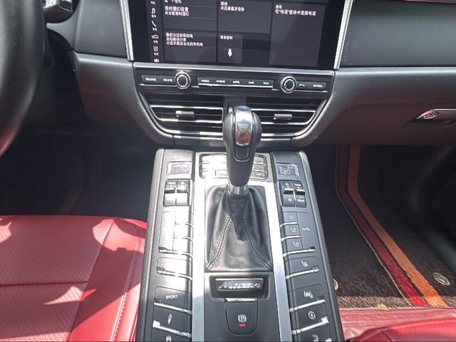 Porsche Macan 2021 thumb 7