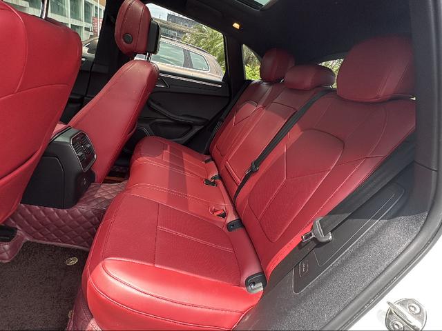 Porsche Macan 2021 thumb 10