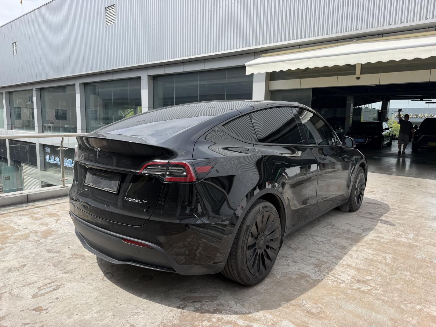 Tesla Model Y 2022 thumb 4