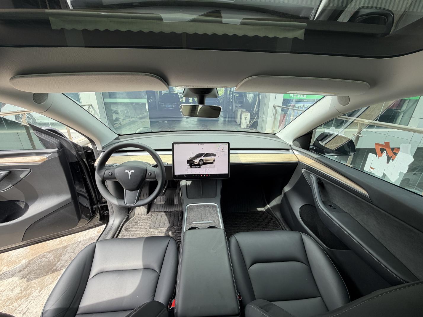 Tesla Model Y 2022 thumb 8