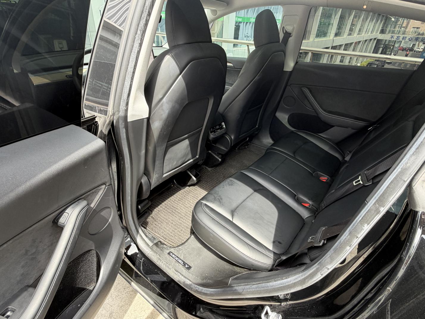 Tesla Model Y 2022 thumb 11