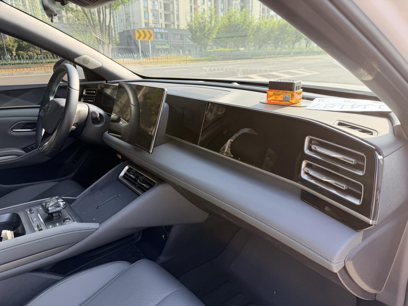 BYD Qin L DM 2025 thumb 8