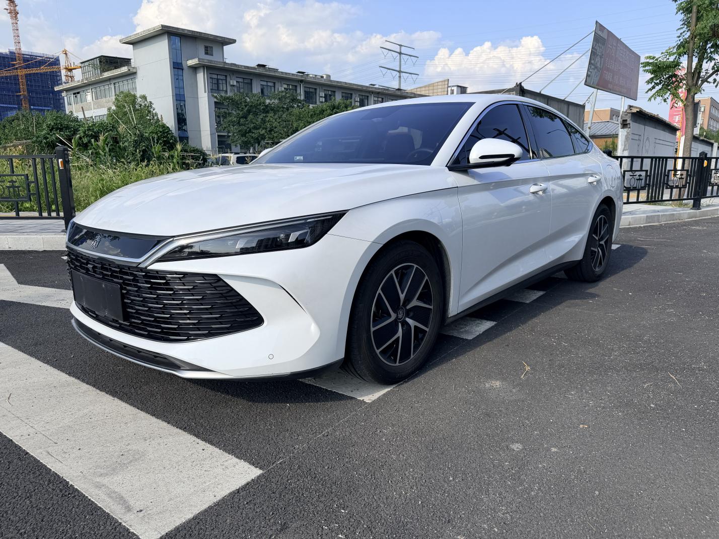 BYD Qin L DM 2025 thumb 11