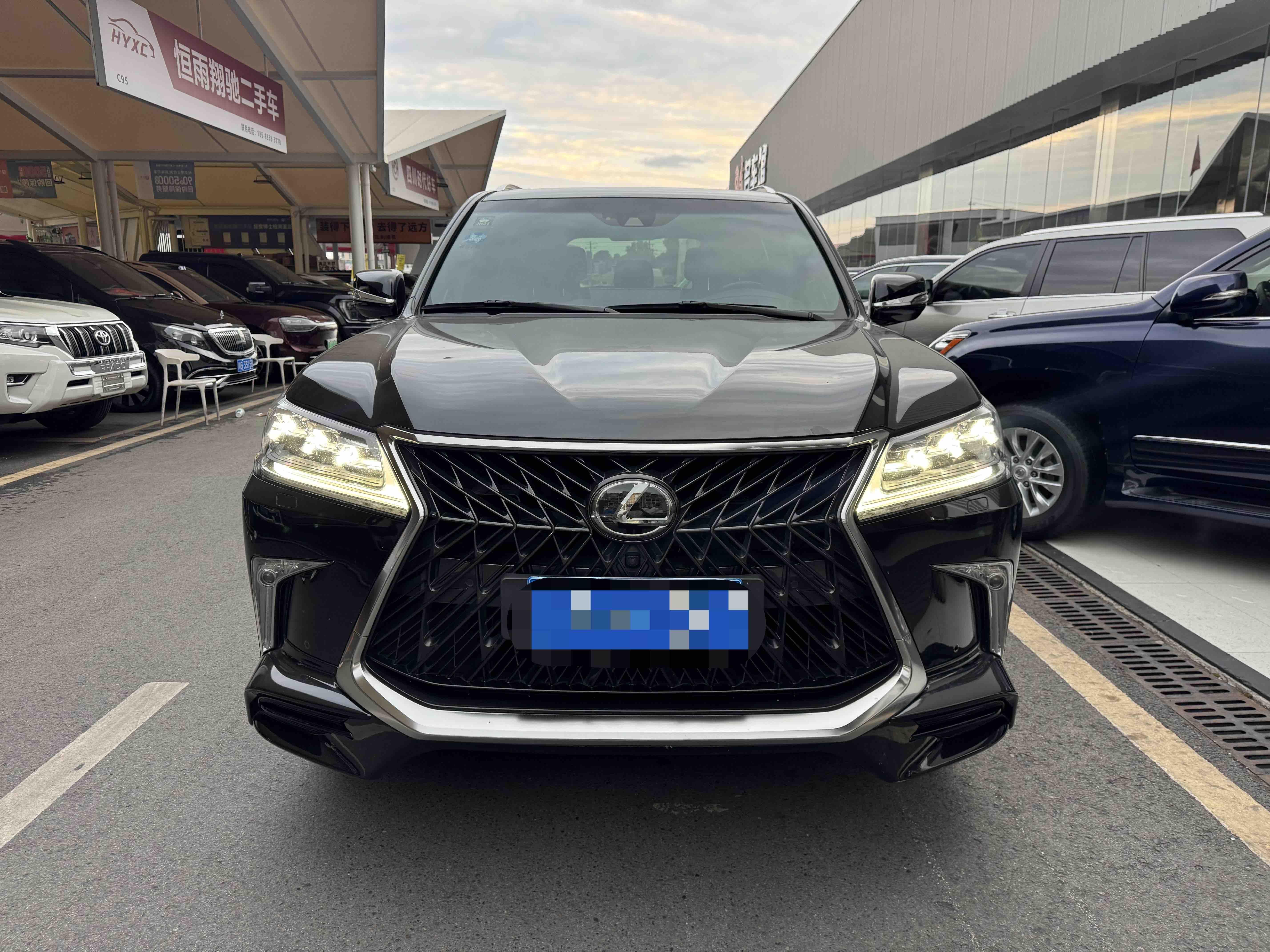 Lexus LX 2019 thumb 9