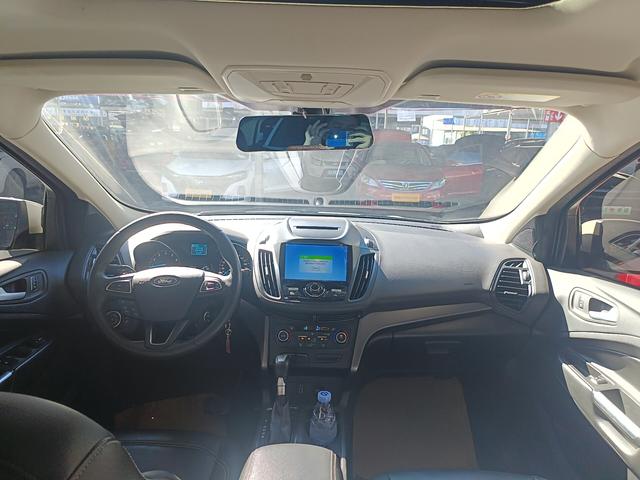 Ford Kuga 2017 thumb 4