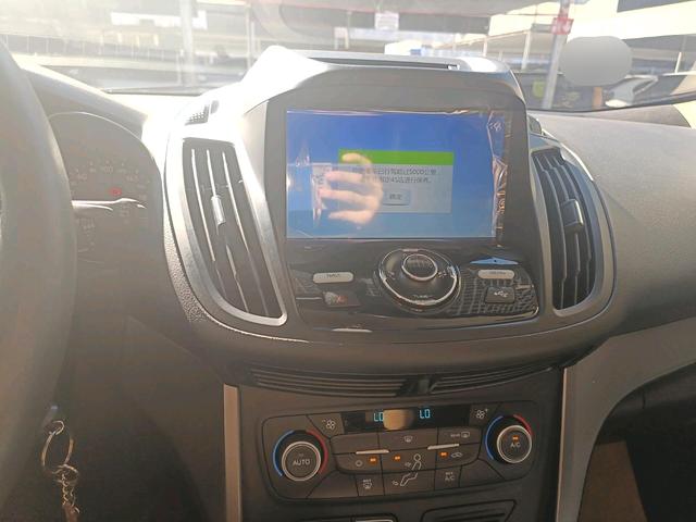 Ford Kuga 2017 thumb 5